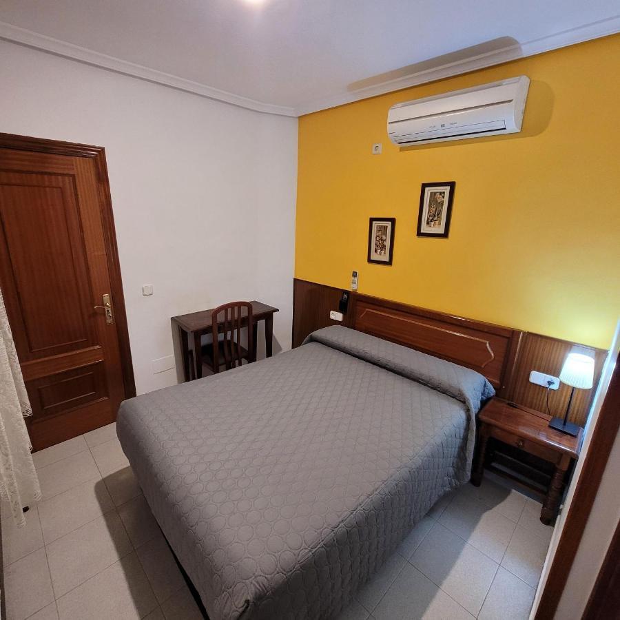 Hostal Pan America Madrid Exterior photo
